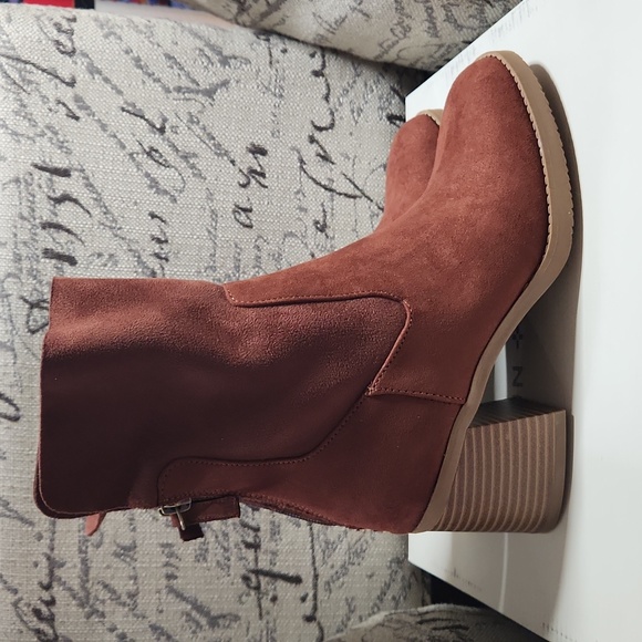 Sun + Stone Mahogany Boots - Picture 2 of 4